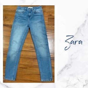 Zara Basics Light Wash Denim Jeans size 4